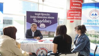 Rektör Altun, ERÜnün Yeni Öğrencilerini Karşıladı