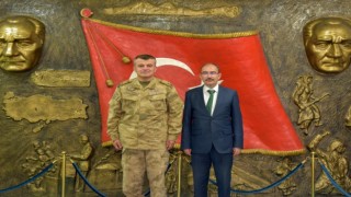Rektör Beydemirden Tuğgeneral Ertekin ile bir araya geldi