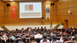 Rektör Çiftçi lise öğrencilerine konferans verdi