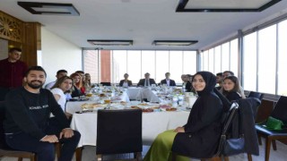 Rektör Özölçer, öğrenci temsilcileriyle bir araya geldi