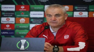 Rıza Çalımbay: “Takımımla gurur duyuyorum”