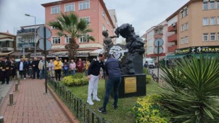 Rus turistler şehit madencileri andı