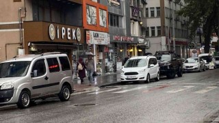 Sağanak yağış hayatı olumsuz etkiledi