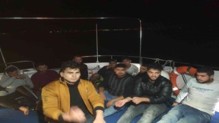Sahil Güvenlik radarı tespit etti, 10 düzensiz göçmen kurtarıldı