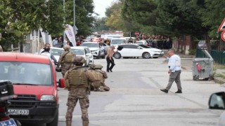 Sakaryada şehrin göbeğinde pompalı tüfekli dehşet