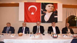 Salihlide muhtarlara yemekli kutlama