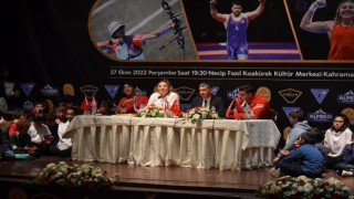 Şampiyonlar genç sporculara başarı hikayelerini anlattı