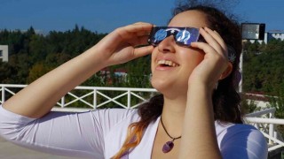 Samsunda güneş tutulmasına üniversite öğrencileri ilgi gösterdi