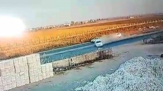 Şanlıurfada kaza anı kamerada: 4 yaralı