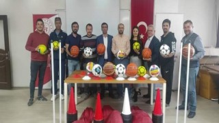 Sarıgölde okullara spor malzeme desteği yapıldı