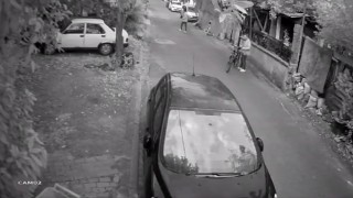 Sarıyerde bisiklet hırsızı kamerada