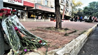 Scooter faciasında hayatını kaybeden gençlere sınıf arkadaşlarından duygusal anma