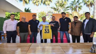 Seçer, Erkek Basketbol Takımıyla bir araya geldi