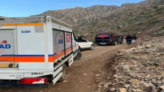Siirtte odun keserken kayalıklardan düşen genç hayatını kaybetti