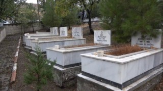 Siirtte PKKlı teröristlerin katlettiği 13ü çocuk 22 vatandaş törenle anıldı