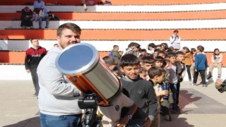 Şırnaklı çocuklar güneş tutulmasını izledi