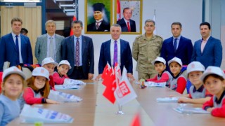 Şırnakta minik öğrenciler, Vali ile 112 kriz masasına oturdu