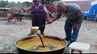 Sivasın üzümleri geleneksel yöntemlerle pekmeze dönüştürülüyor