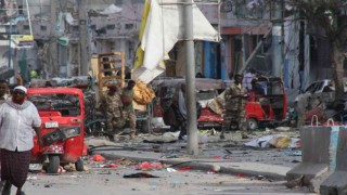 Somalide Eğitim Bakanlığına düzenlenen bombalı saldırının bilançosu netleşiyor: 100 ölü, 300 yaralı