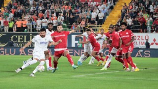 Spor Toto Süper Lig: Corendon Alanyaspor: 1 - FTA Antalyaspor: 0 (İlk yarı)