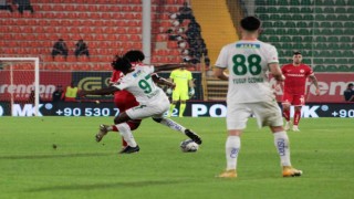 Spor Toto Süper Lig: Corendon Alanyaspor: 3 - FTA Antalyaspor: 2 (Maç sonucu)