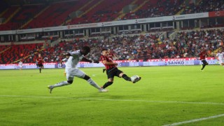 Spor Toto Süper Lig: Gaziantep FK: 0 - Adana Demirspor: 0 (İlk yarı)