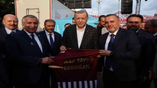 Stadyum için taraftar imzaları Cumhurbaşkanına teslim edildi