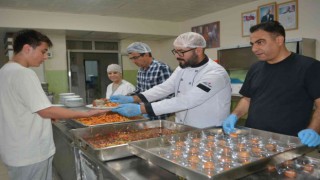 Stajdan dönen turizm ve ticaret öğrencilerine İtalyan Mutfağı sürprizi