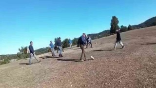 Su bidonu ile yapılan maçta renkli görüntüler ortaya çıktı
