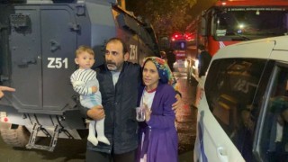 Sultangazide 12 katlı binada korkutan yangın: Dumandan etiklenen onlarca vatadandaşı itfaiye ekipleri kurtardı