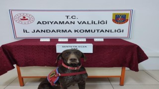 Şüpheli araçtan uyuşturucu ele geçirdi