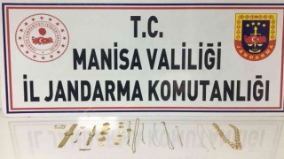 Tadilat yaptıkları evden 200 bin liralık altın çaldılar