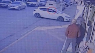 Takip ettiği husumetlisinin benzini bitince pompalı tüfekle ateş etti