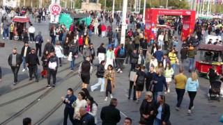 Taksimde pazar yoğunluğu