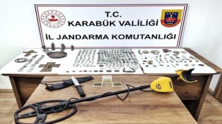 Tarihi eserleri satarken suçüstü yakalandılar