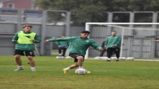 Tarsus İdman Yurdu maçı hazırlıklarını tamamlayan Bursaspor tesislerde kampa girdi