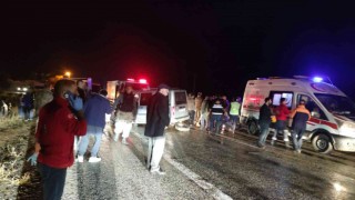Tatvan-Hizan karayolunda trafik kazası: 1 ölü, 4 yaralı