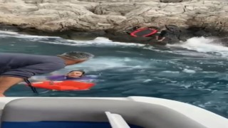 Tekneleri alabora oldu, kayalıklarda mahsur kaldılar