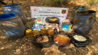 Teröristlere ait yaşam malzemeleri ele geçirildi