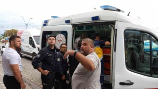 Tıkanan boruyu açmak için çatıya çıktı, hastanelik oldu