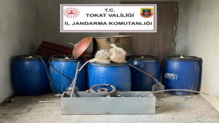 Tokatta bin 200 litre kaçak içki ele geçirildi