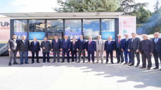 TOKİnin tanıtım tırı Kastamonuda: Sanal gerçeklik gözlüğüyle Türkiyenin en büyük sosyal konut projesini incelediler