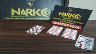 Turgutluda iki eve uyuşturucu baskını: 2 gözaltı
