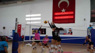 TVF Kadınlar 2. Lig: Cadence Gölcük İhsaniye Spor: 3 - Bilecik Belediye Spor: 2