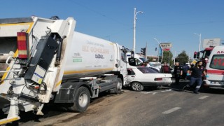 Üç aracın karıştığı kazada 2 kişi yaralandı