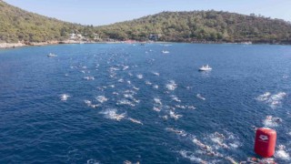 Uluslararası Arena Aquamasters Yüzme Şampiyonasında 2 bin 300 sporcu bir araya geldi