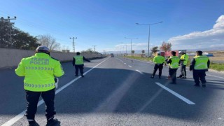 Uluslararası karayolunda trafik denetimleri hız kesmeden devam ediyor