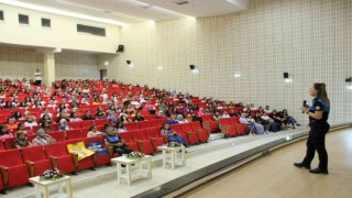 Üniversite öğrencilerine KADES uygulaması anlatıldı