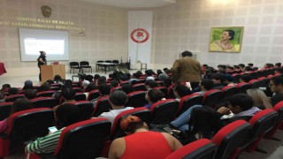 Üniversite öğrencilerine narkotik bağımlılığı konferansı