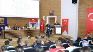 Üniversite öğrencilerine trafik güvenliği anlatıldı
